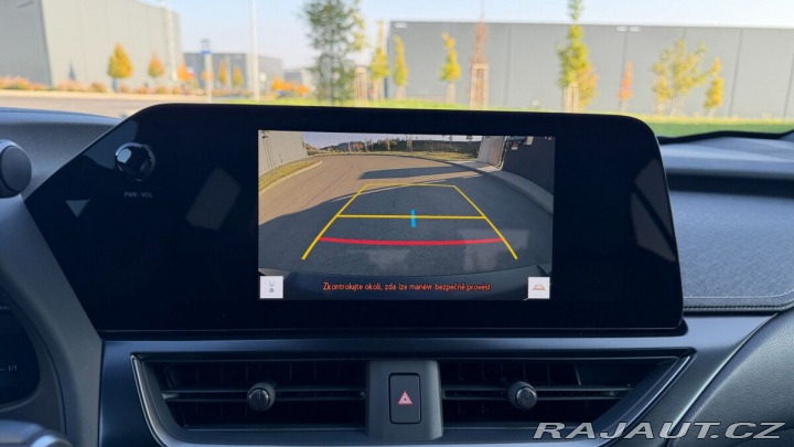 Lexus Ostatní modely UX 300h 300H 2,0 HEV PRESTIGE 4X4 2024