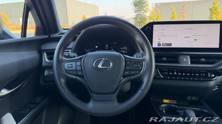 Lexus Ostatní modely UX 300h 300H 2,0 HEV PRESTIGE 4X4 2024