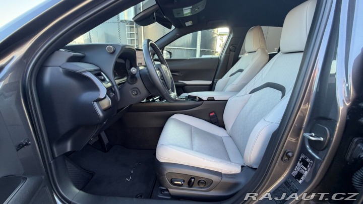 Lexus Ostatní modely UX 300h 300H 2,0 HEV PRESTIGE 4X4 2024