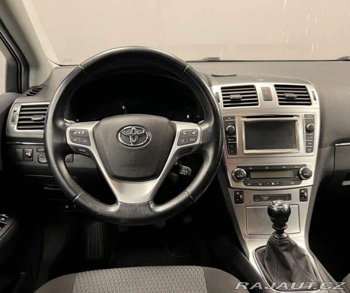 Toyota Avensis 2.0 D-4D LUNA 2012