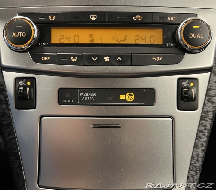 Toyota Avensis 2.0 D-4D LUNA 2012