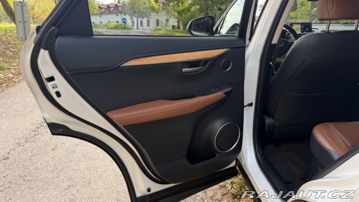 Lexus Ostatní modely NX 300h 300H 2,5 HEV PREMIUM (LUX 2015
