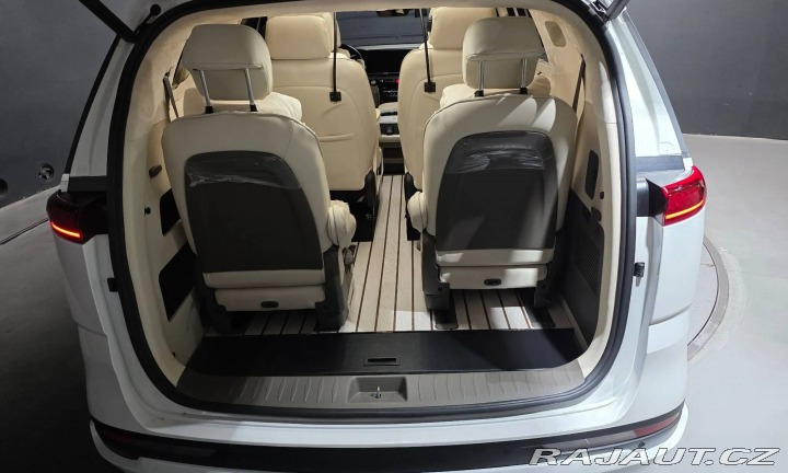 Kia Carnival HI LIMOUSINE CONVERSION 2023