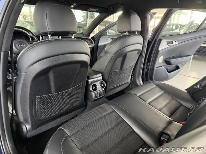 Kia Stinger 3,3TGDI V6*4WD*HUD*360kam 2018