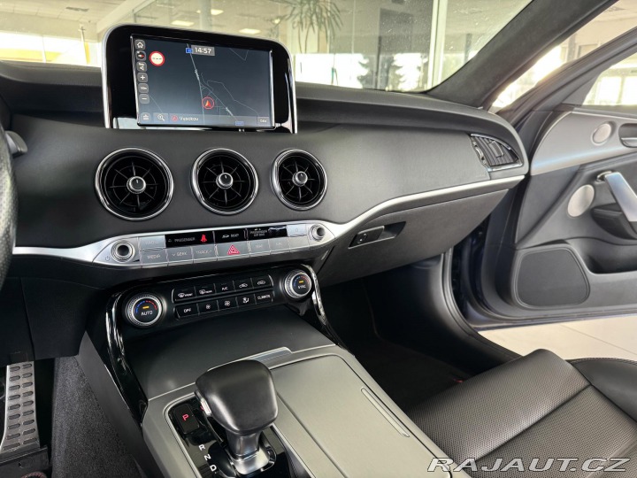 Kia Stinger 3,3TGDI V6*4WD*HUD*360kam 2018