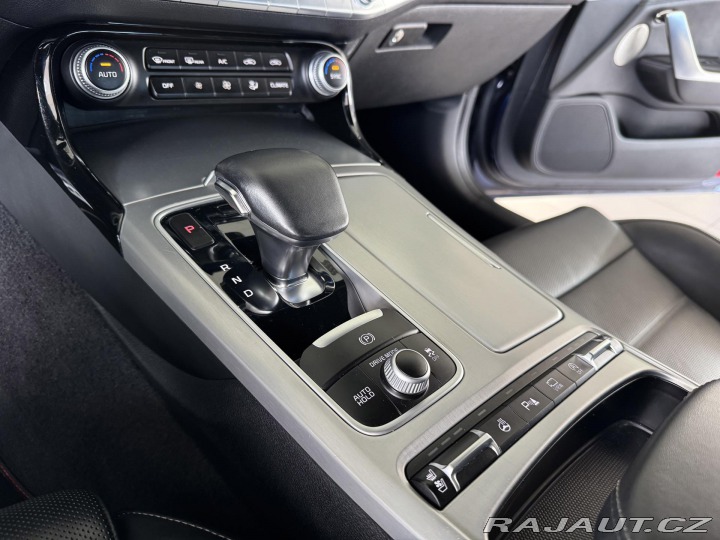 Kia Stinger 3,3TGDI V6*4WD*HUD*360kam 2018