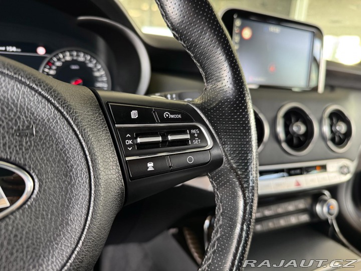 Kia Stinger 3,3TGDI V6*4WD*HUD*360kam 2018