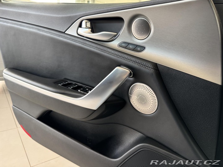 Kia Stinger 3,3TGDI V6*4WD*HUD*360kam 2018