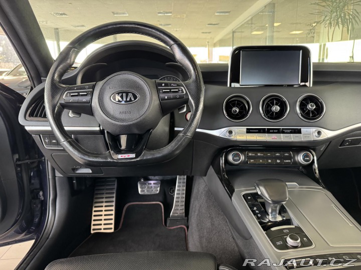 Kia Stinger 3,3TGDI V6*4WD*HUD*360kam 2018