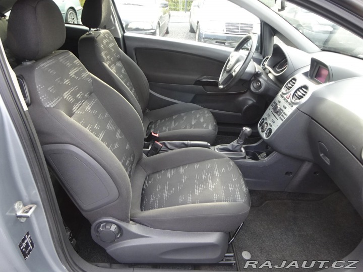 Opel Corsa 1.4i 74kW AUTOMAT SERVISK 2011