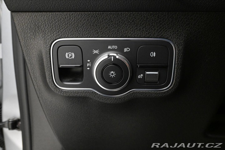 Mercedes-Benz GLB 2,0 220d 140 kW Progressi 2021