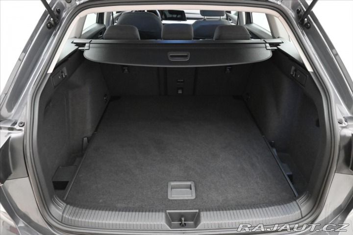 Volkswagen Golf 2,0 TDI 85 kW DSG Life Zá 2022