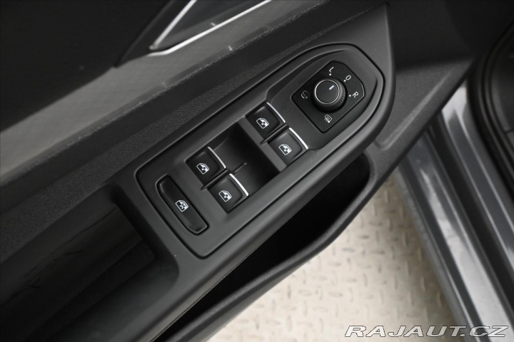 Volkswagen Golf 2,0 TDI 85 kW DSG Life Zá 2022