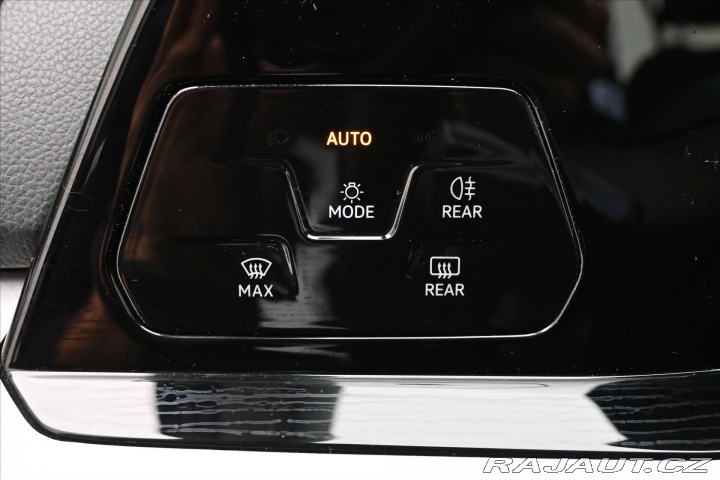 Volkswagen Golf 2,0 TDI 85 kW DSG Life Zá 2022