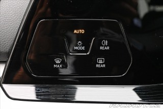 Volkswagen Golf 2,0 TDI 85 kW DSG Life Zá 2022