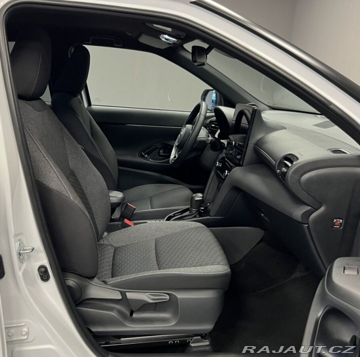 Toyota Yaris Cross 1,5 Hybrid AT Style 2026