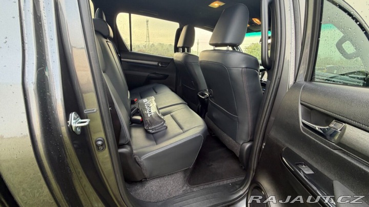 Toyota Hilux AT INVINCIBLE 2026