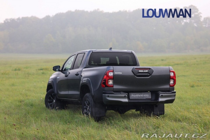 Toyota Hilux AT INVINCIBLE 2026