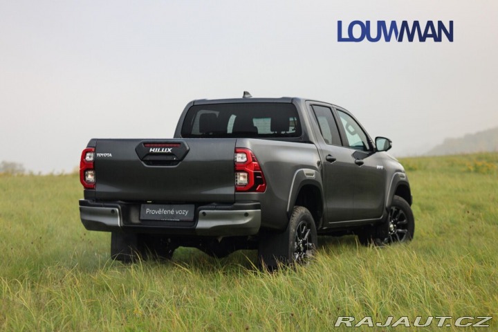 Toyota Hilux AT INVINCIBLE 2026
