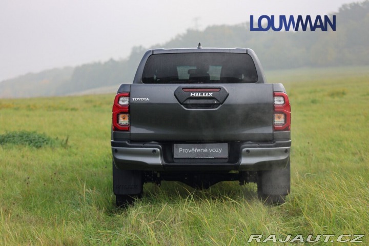 Toyota Hilux AT INVINCIBLE 2026