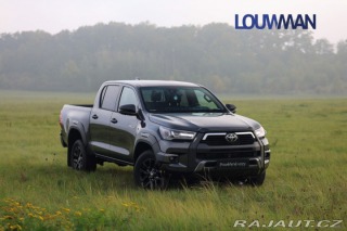Toyota Hilux AT INVINCIBLE 2026