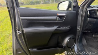 Toyota Hilux AT INVINCIBLE 2026