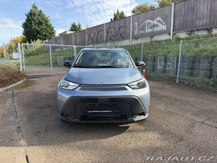 Toyota Aygo 1.5. Hybrid Active - akčn 1800