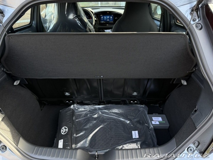 Toyota Aygo 1.5. Hybrid Active - akčn 1800