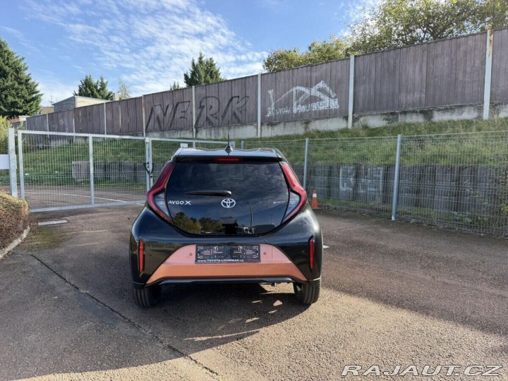 Toyota Aygo 1.5. Hybrid Executive - a 1800
