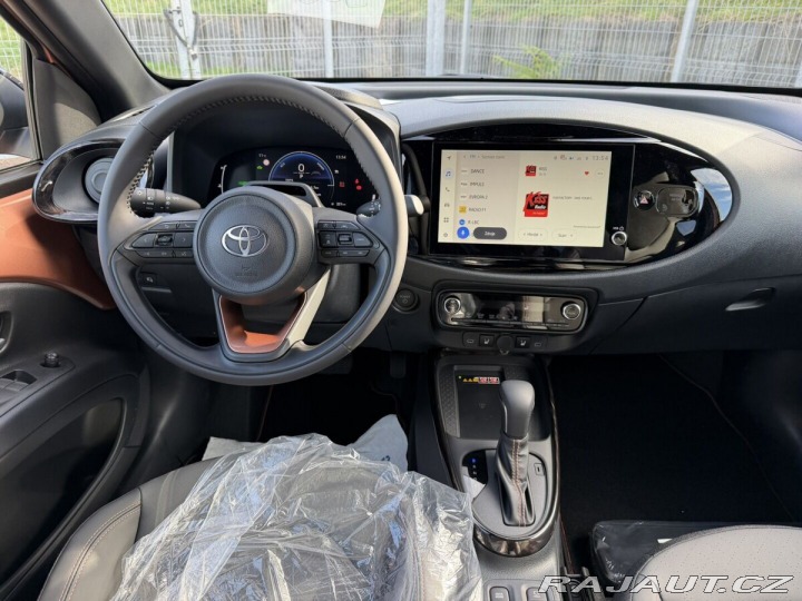 Toyota Aygo 1.5. Hybrid Executive - a 1800