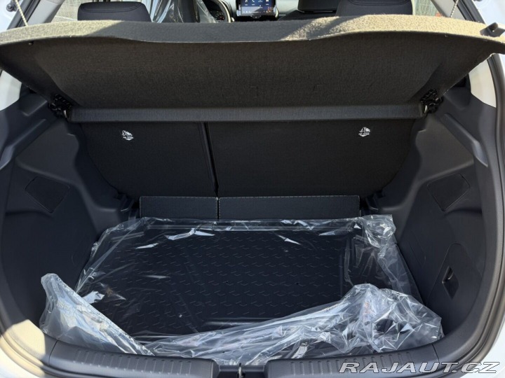 Toyota Yaris 1.5 HEV 116k Comfort Busi 1800