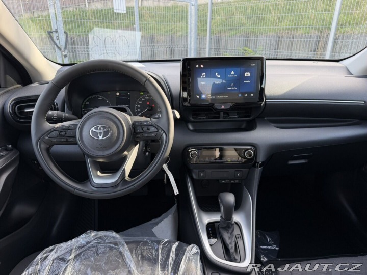 Toyota Yaris 1.5 HEV 116k Comfort Busi 1800
