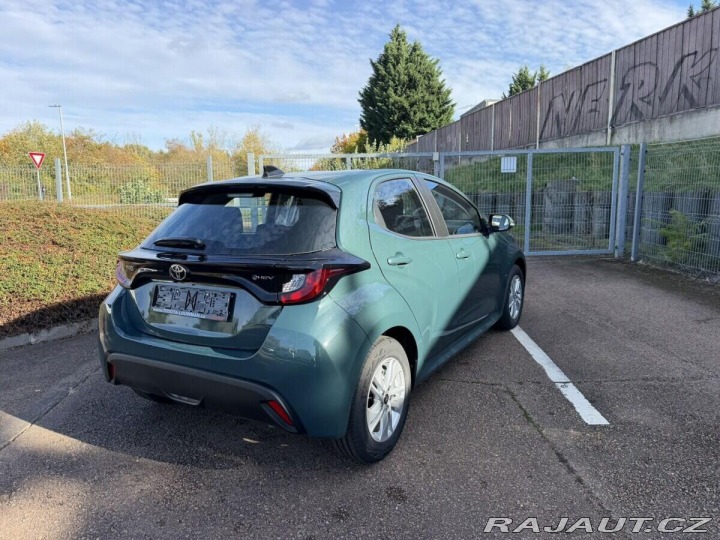 Toyota Yaris 1.5 HEV 116 LIMITED výbav 1800