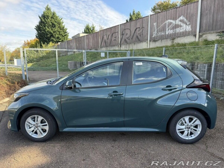 Toyota Yaris 1.5 HEV 116 LIMITED výbav 1800