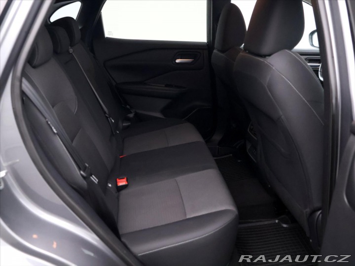 Nissan Qashqai 1,3 T-GDI N-Connecta CZ 2022