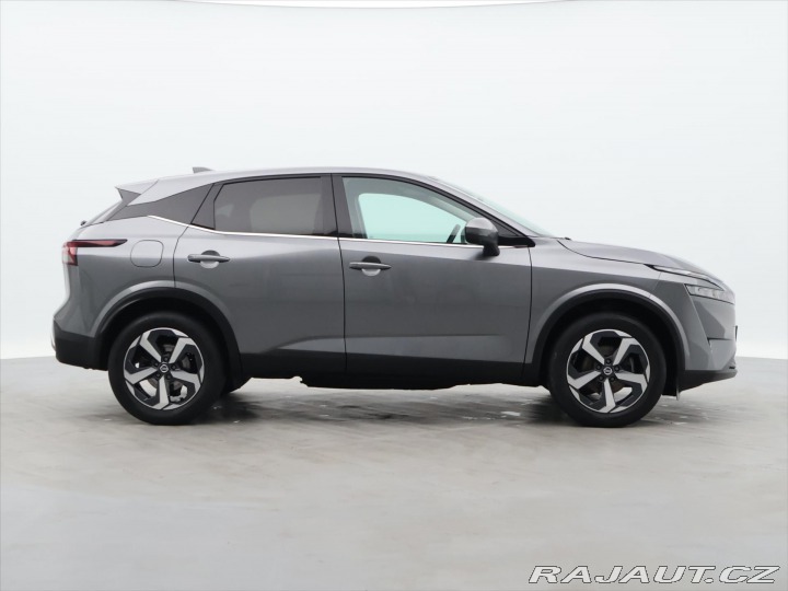 Nissan Qashqai 1,3 T-GDI N-Connecta CZ 2022