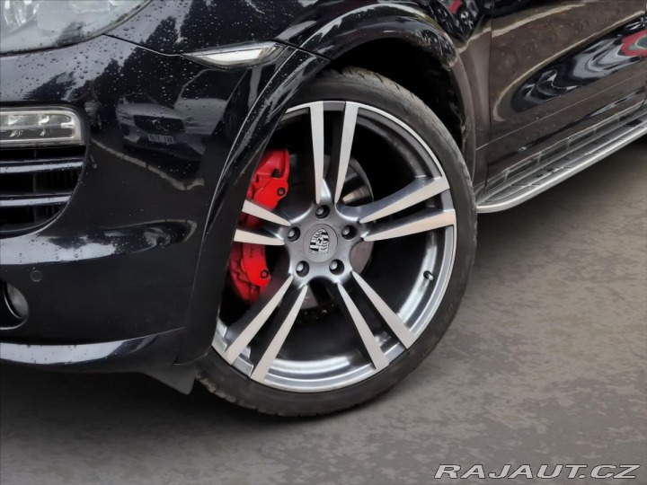 Porsche Cayenne 3,0 TDi Individual 2012