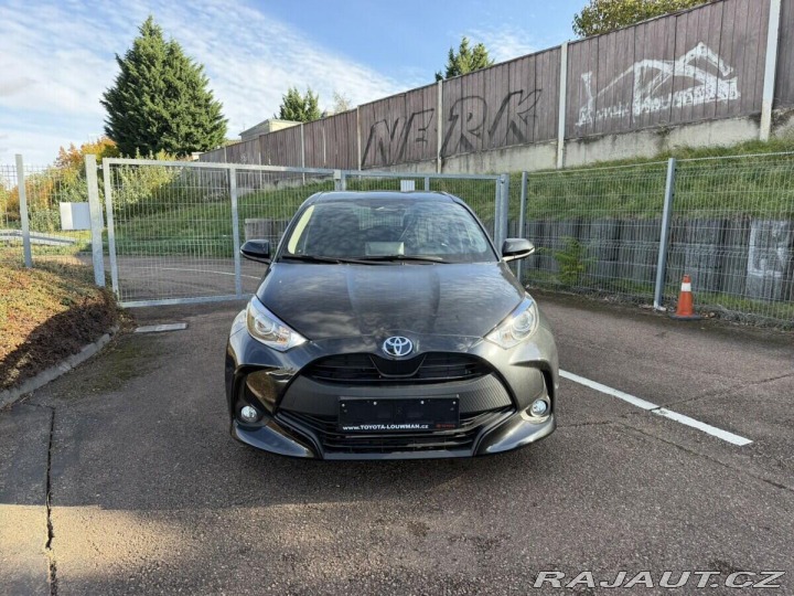 Toyota Yaris 1.5 HEV 116  LIMITED výba 1800