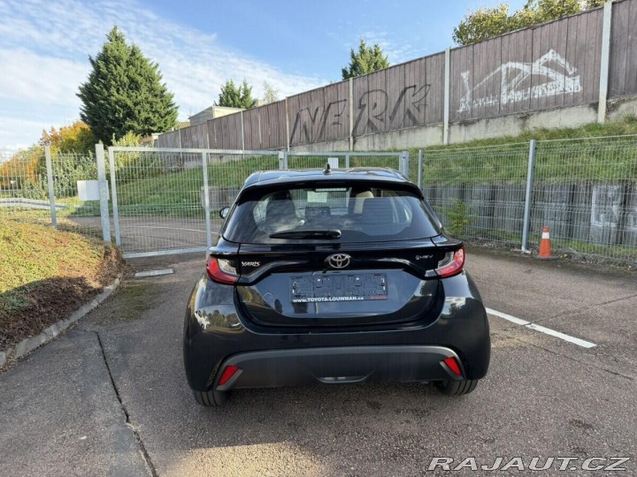 Toyota Yaris 1.5 HEV 116  LIMITED výba 1800