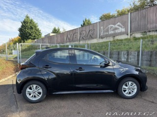 Toyota Yaris 1.5 HEV 116  LIMITED výba 1800