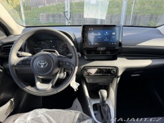 Toyota Yaris 1.5 HEV 116  LIMITED výba 1800