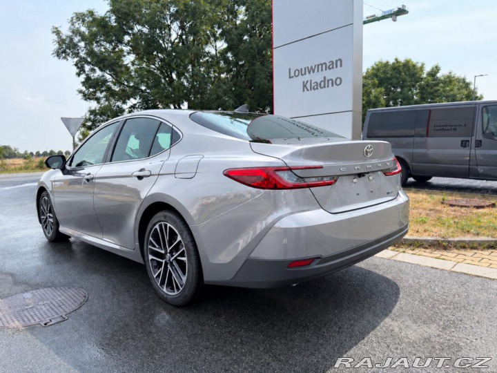 Toyota Camry 2.5 HEV Executive 1800