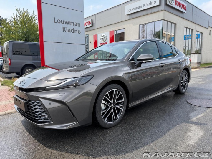 Toyota Camry 2.5 HEV Executive 1800
