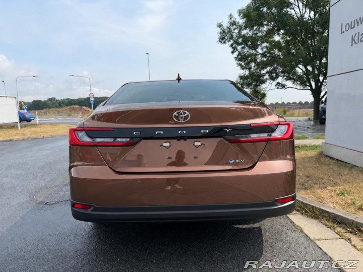 Toyota Camry 2.5 HEV Executive 1800