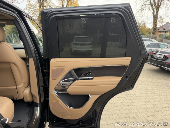 Land Rover Range Rover P460e HSE 2026
