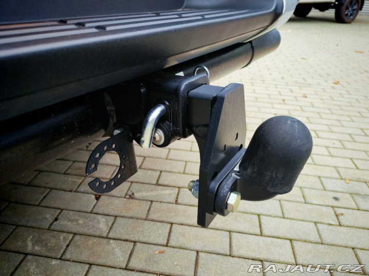 Toyota Hilux Arctic Trucks AT 35 1800