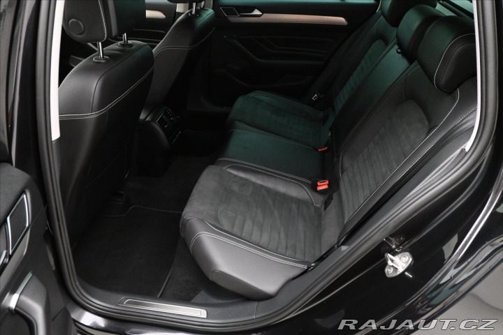 Volkswagen Passat 2,0 TDI 110 kW DSG ELEGAN 2023