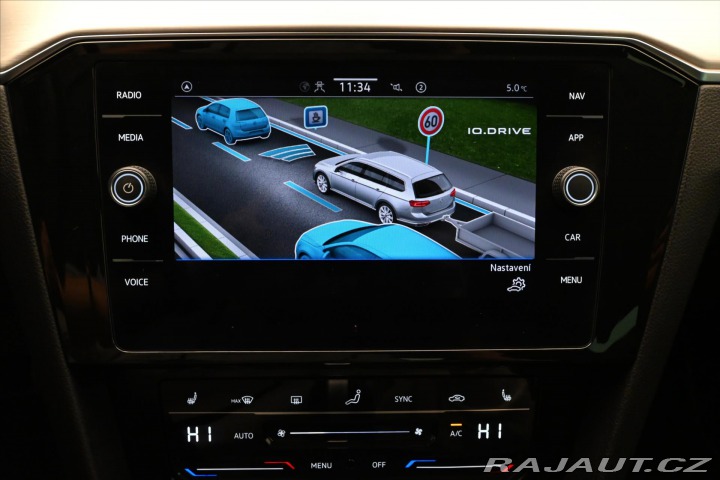 Volkswagen Passat 2,0 TDI 110 kW DSG ELEGAN 2023