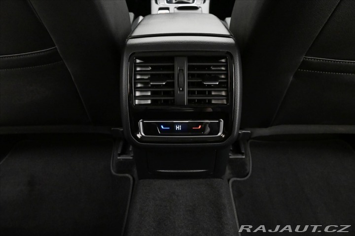 Volkswagen Passat 2,0 TDI 110 kW DSG ELEGAN 2023