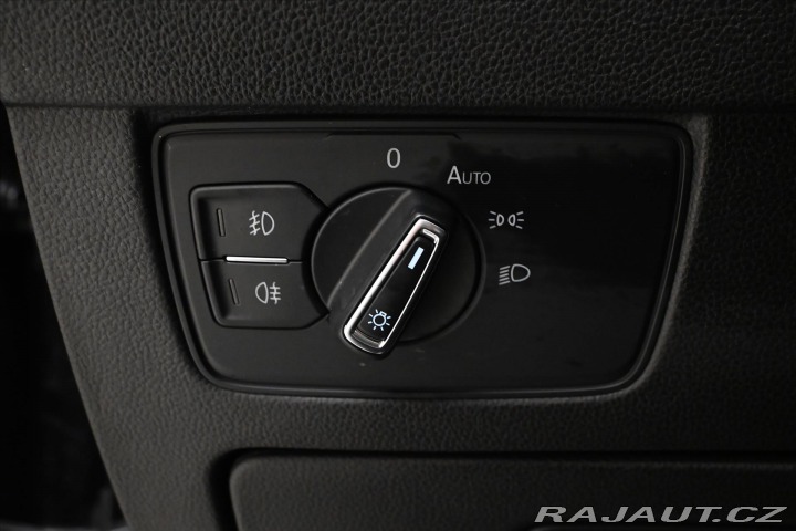 Volkswagen Passat 2,0 TDI 110 kW DSG ELEGAN 2023